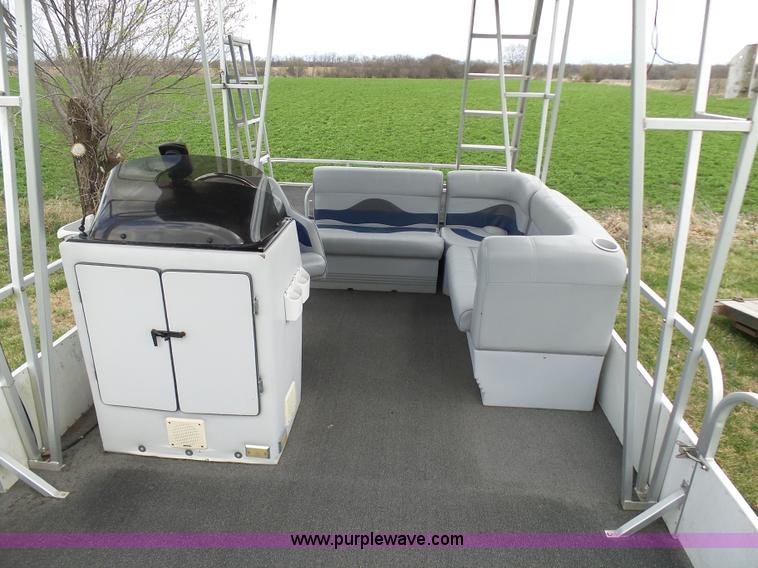 image for item K4292 1990 Playcraft Elite pontoon