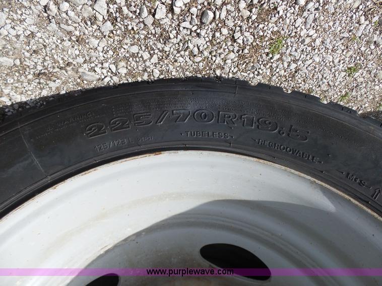 image for item K4303 2010 Ford F550 XLT Crew Cab flatbed truck