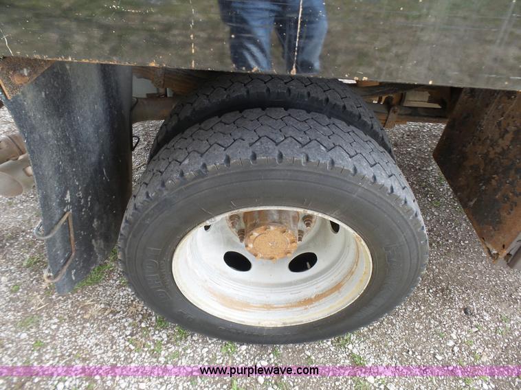 image for item K4303 2010 Ford F550 XLT Crew Cab flatbed truck