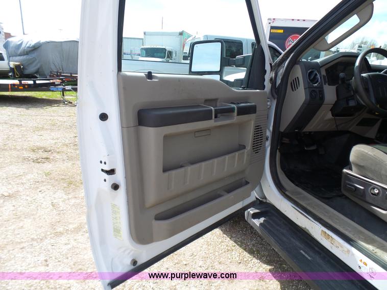 image for item K4303 2010 Ford F550 XLT Crew Cab flatbed truck