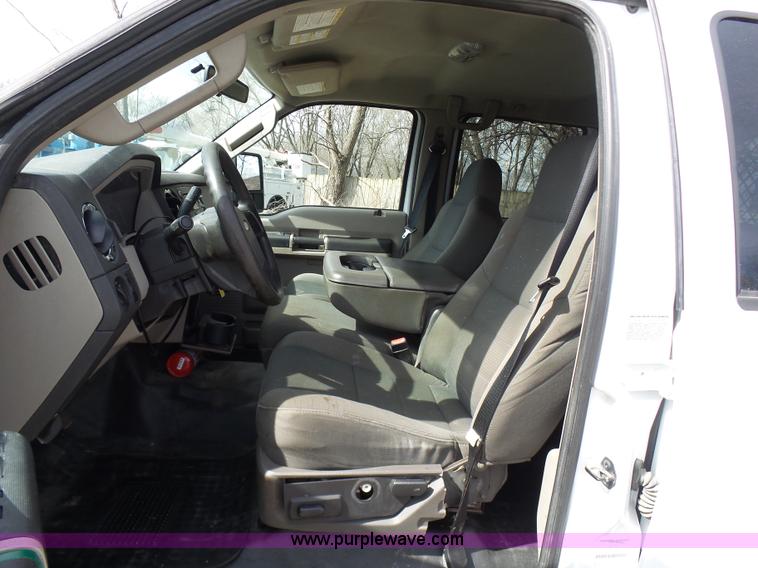 image for item K4303 2010 Ford F550 XLT Crew Cab flatbed truck