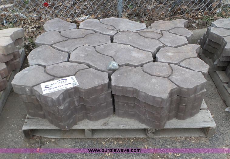 image for item K4596 Approximately 130 OID munich pavers