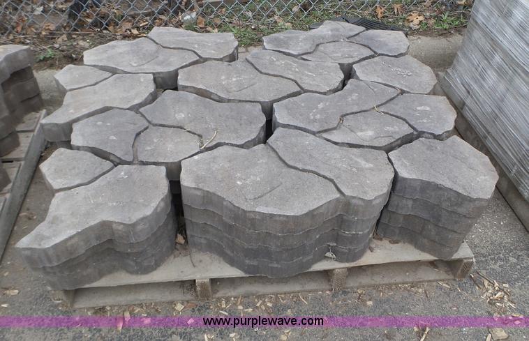 image for item K4596 Approximately 130 OID munich pavers