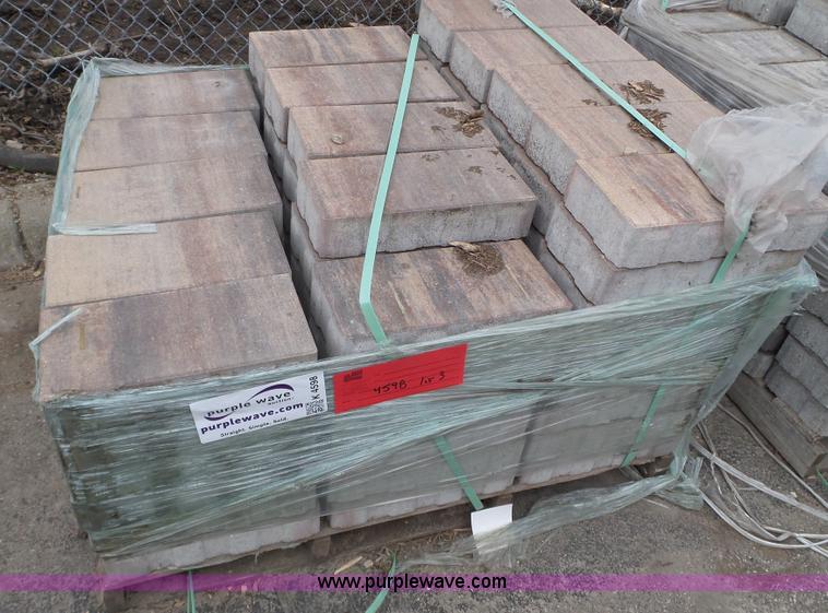 image for item K4598 Permeable pavers