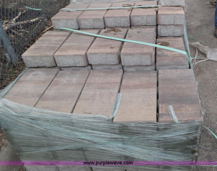 image for item K4598 Permeable pavers
