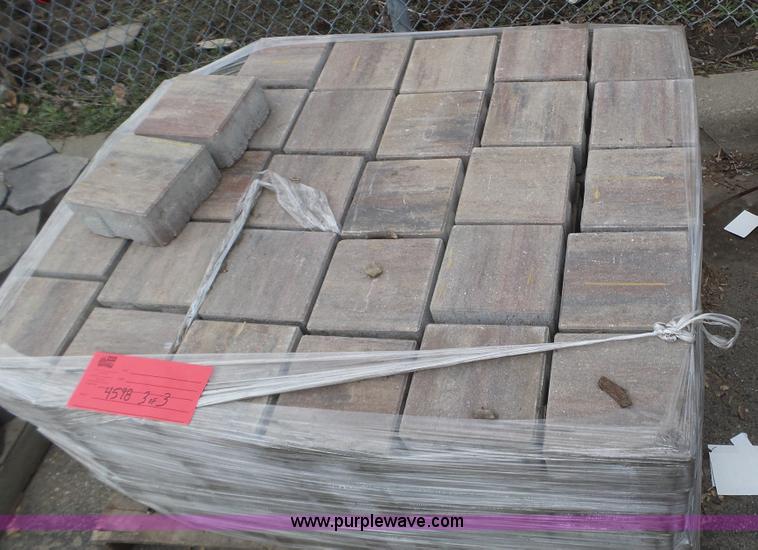 image for item K4598 Permeable pavers