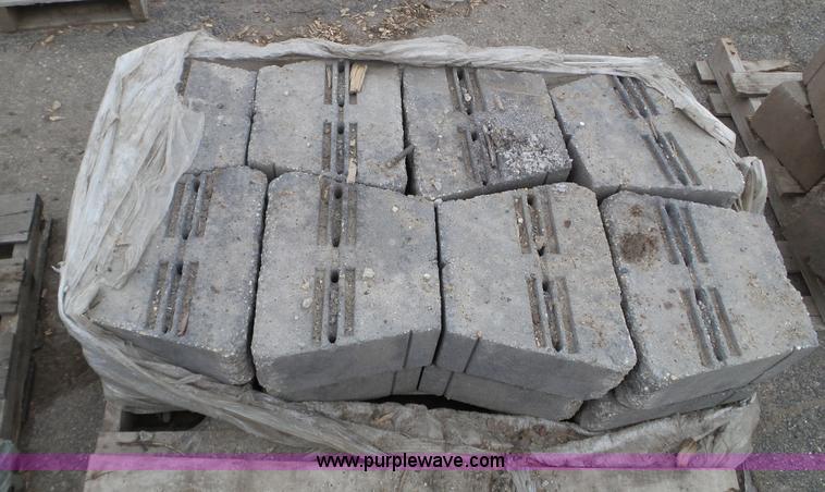image for item K4601 Assorted retaining wall block