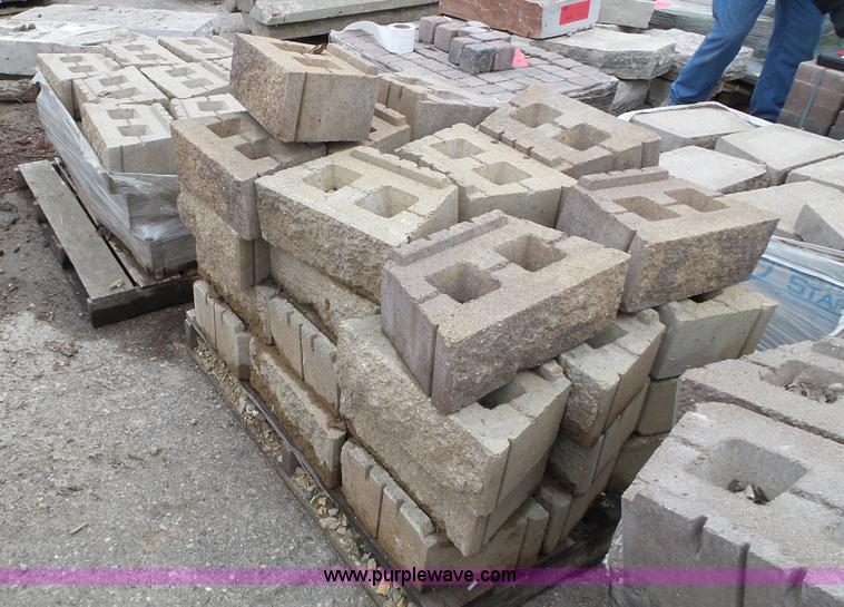 image for item K4604 Retaining wall block and cap