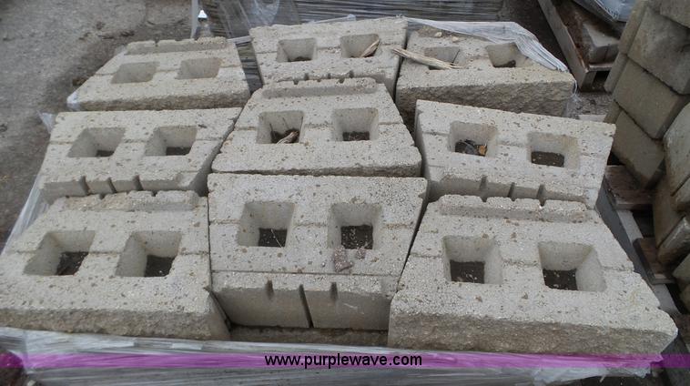 image for item K4604 Retaining wall block and cap