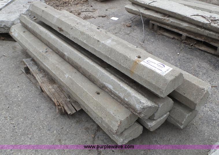 image for item K4611 Approximately 14 concrete curb steps