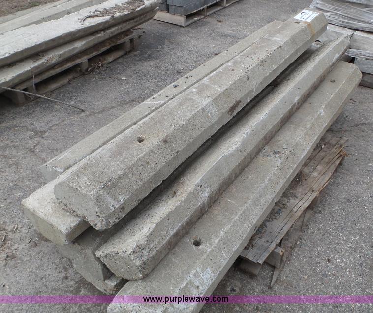 image for item K4611 Approximately 14 concrete curb steps