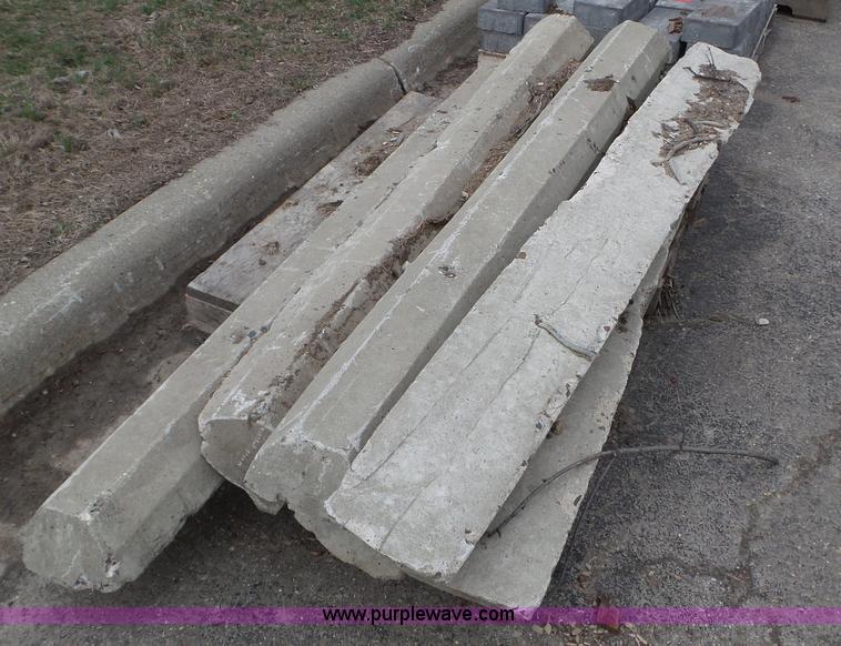 image for item K4611 Approximately 14 concrete curb steps