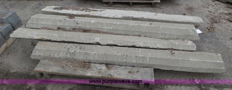 image for item K4611 Approximately 14 concrete curb steps
