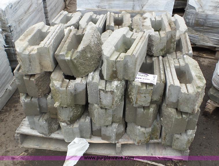 image for item K4623 Retaining wall blocks