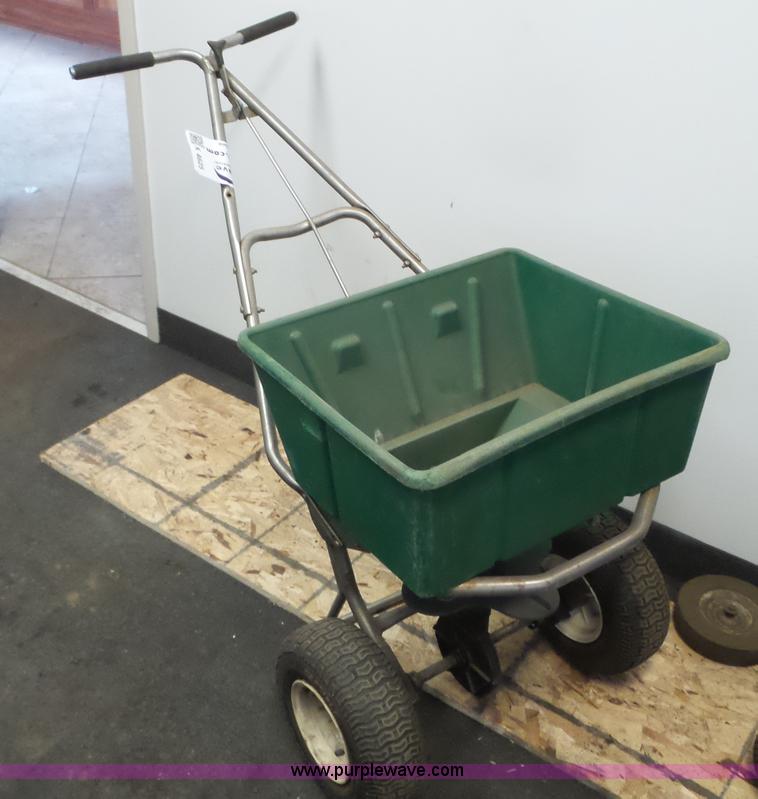 image for item K4625 Fertilizer spreader