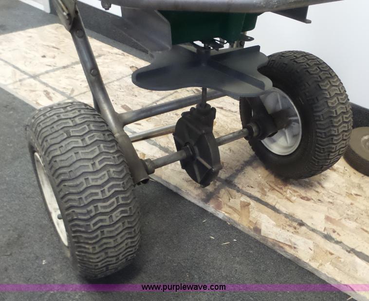 image for item K4625 Fertilizer spreader