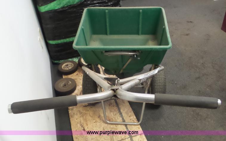 image for item K4625 Fertilizer spreader