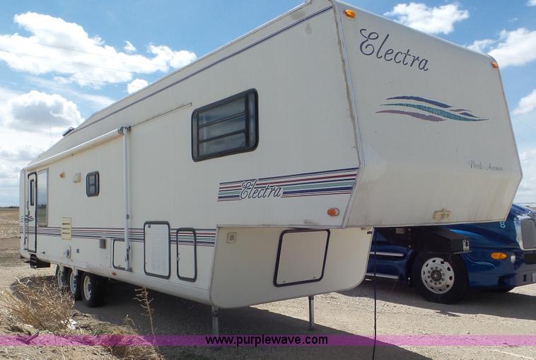 image for item K6761 1996 Electra camper