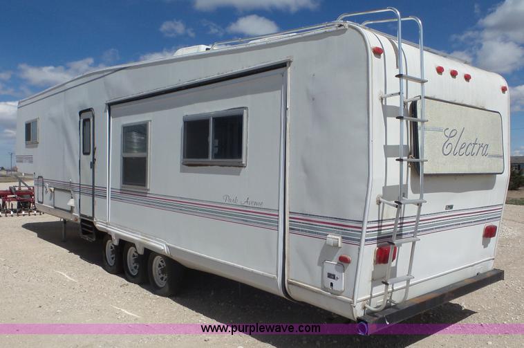 image for item K6761 1996 Electra camper