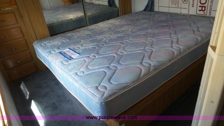 image for item K6761 1996 Electra camper