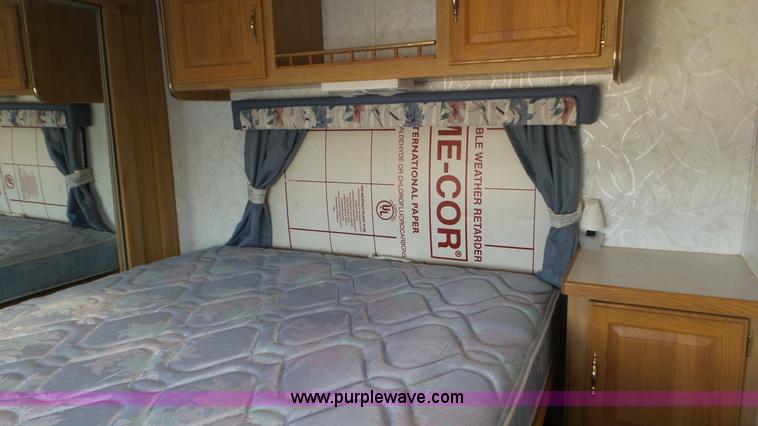 image for item K6761 1996 Electra camper