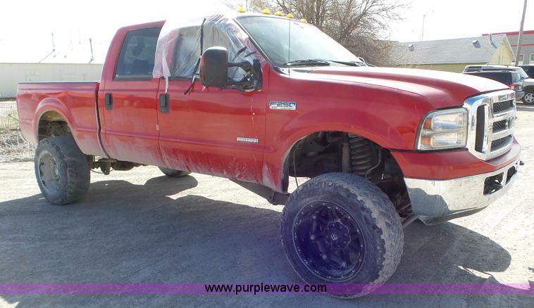 image for item K6838 2006 Ford F250 Super Duty Crew Cab pickup truck