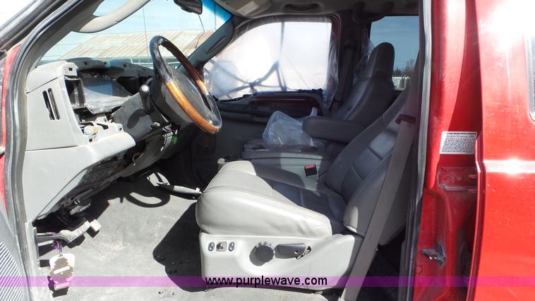 image for item K6838 2006 Ford F250 Super Duty Crew Cab pickup truck