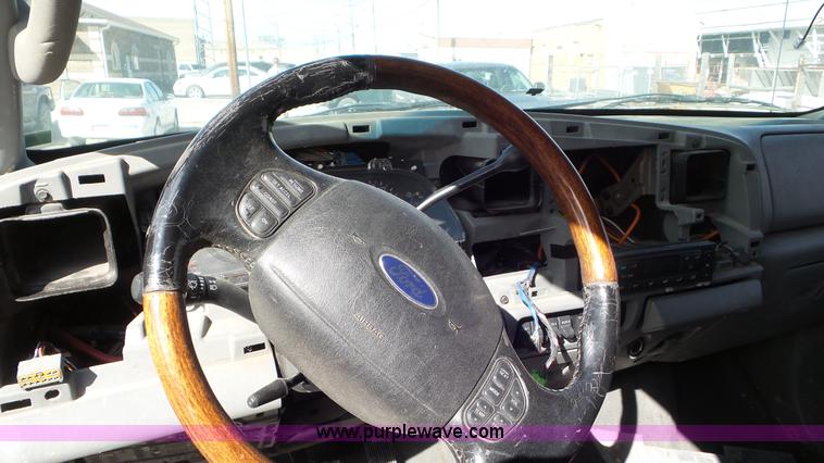 image for item K6838 2006 Ford F250 Super Duty Crew Cab pickup truck