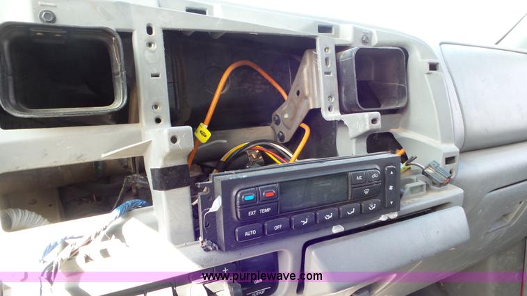 image for item K6838 2006 Ford F250 Super Duty Crew Cab pickup truck