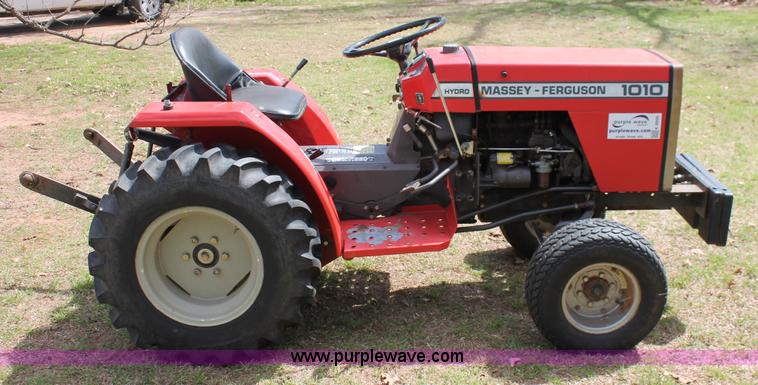 image for item K8995 1990 Massey-Ferguson 1010 Series 2961 tractor