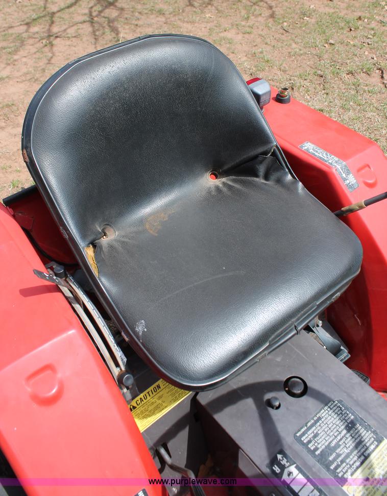 image for item K8995 1990 Massey-Ferguson 1010 Series 2961 tractor