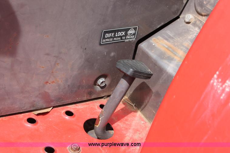 image for item K8995 1990 Massey-Ferguson 1010 Series 2961 tractor