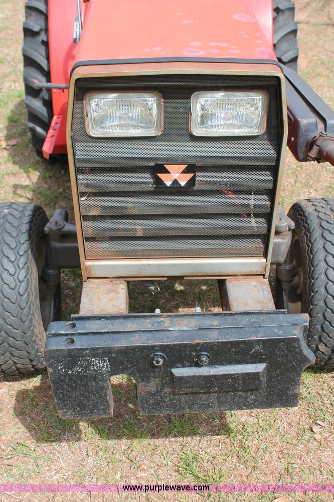 image for item K8995 1990 Massey-Ferguson 1010 Series 2961 tractor