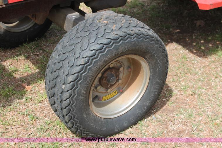 image for item K8995 1990 Massey-Ferguson 1010 Series 2961 tractor