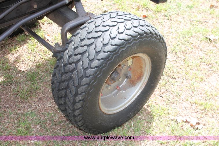 image for item K8995 1990 Massey-Ferguson 1010 Series 2961 tractor