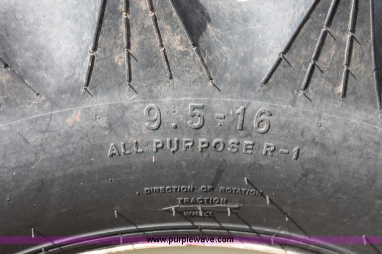 image for item K8995 1990 Massey-Ferguson 1010 Series 2961 tractor