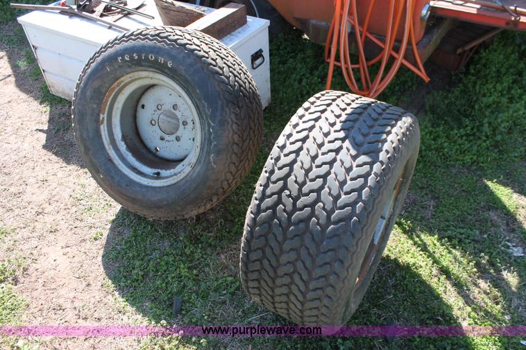 image for item K8995 1990 Massey-Ferguson 1010 Series 2961 tractor