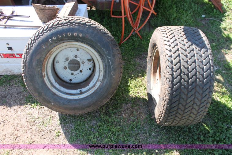 image for item K8995 1990 Massey-Ferguson 1010 Series 2961 tractor