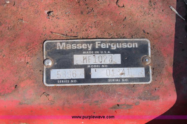 image for item K8995 1990 Massey-Ferguson 1010 Series 2961 tractor
