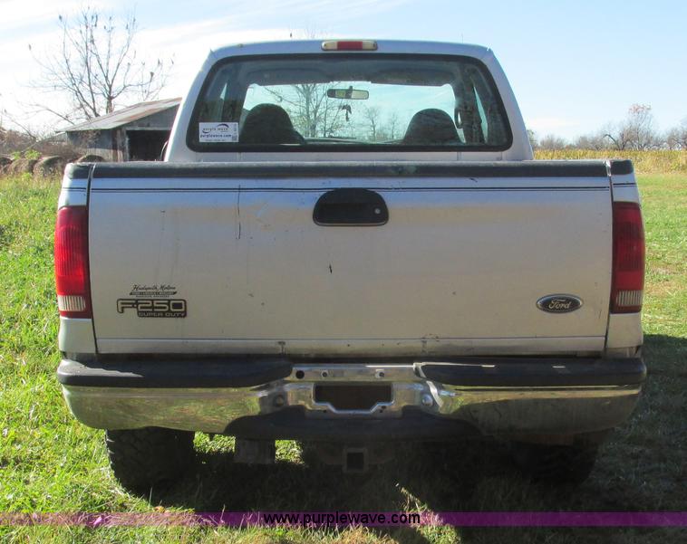 image for item L5314 2000 Ford F250 Super Duty XLT SuperCab pickup truck