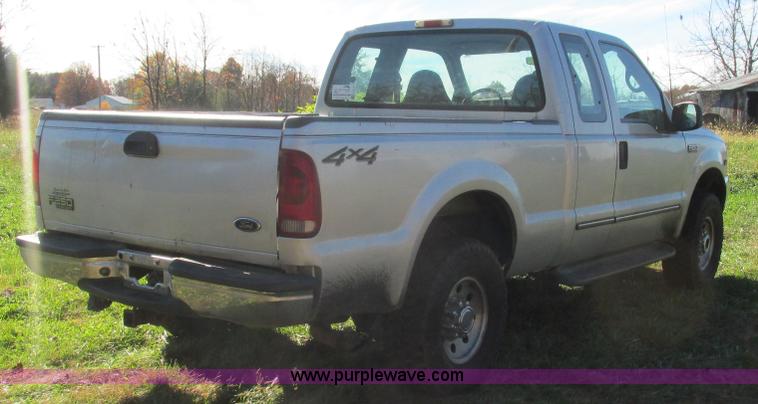 image for item L5314 2000 Ford F250 Super Duty XLT SuperCab pickup truck