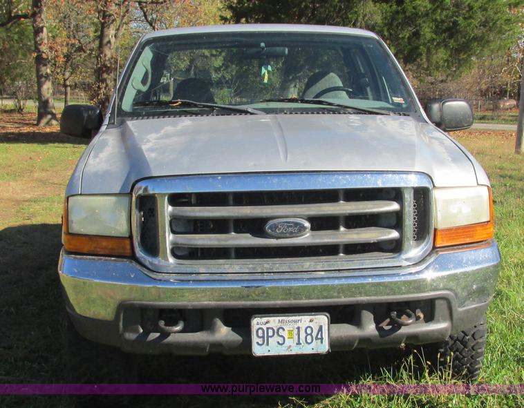 image for item L5314 2000 Ford F250 Super Duty XLT SuperCab pickup truck