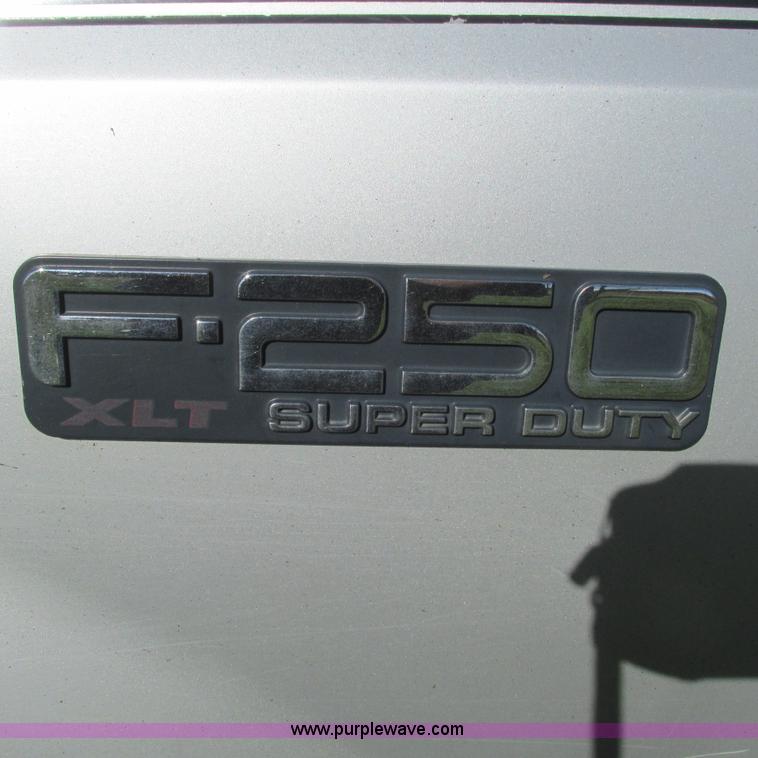 image for item L5314 2000 Ford F250 Super Duty XLT SuperCab pickup truck