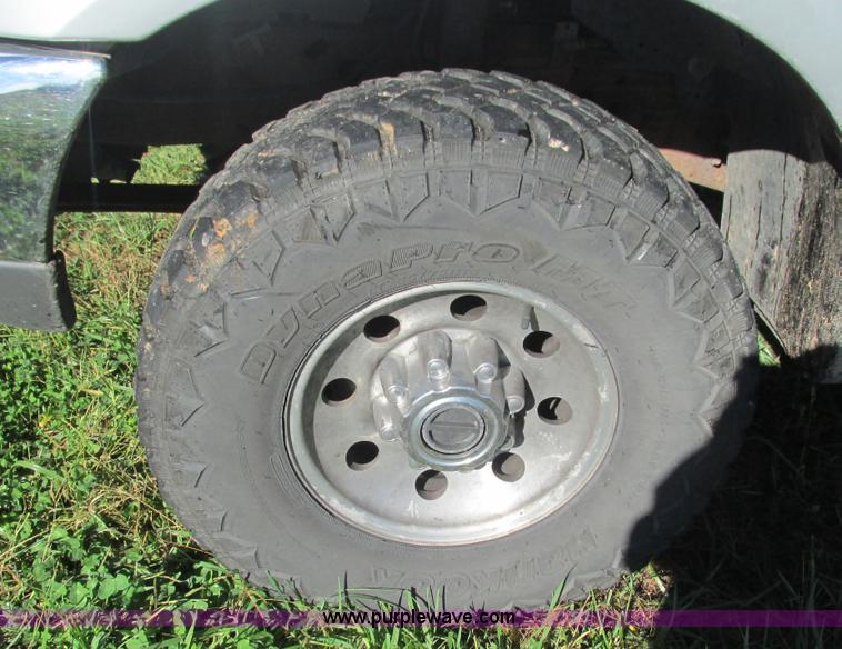 image for item L5314 2000 Ford F250 Super Duty XLT SuperCab pickup truck