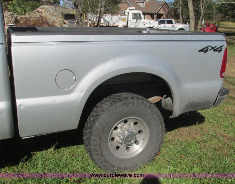 image for item L5314 2000 Ford F250 Super Duty XLT SuperCab pickup truck