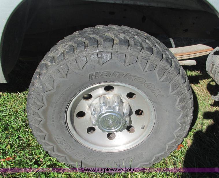 image for item L5314 2000 Ford F250 Super Duty XLT SuperCab pickup truck