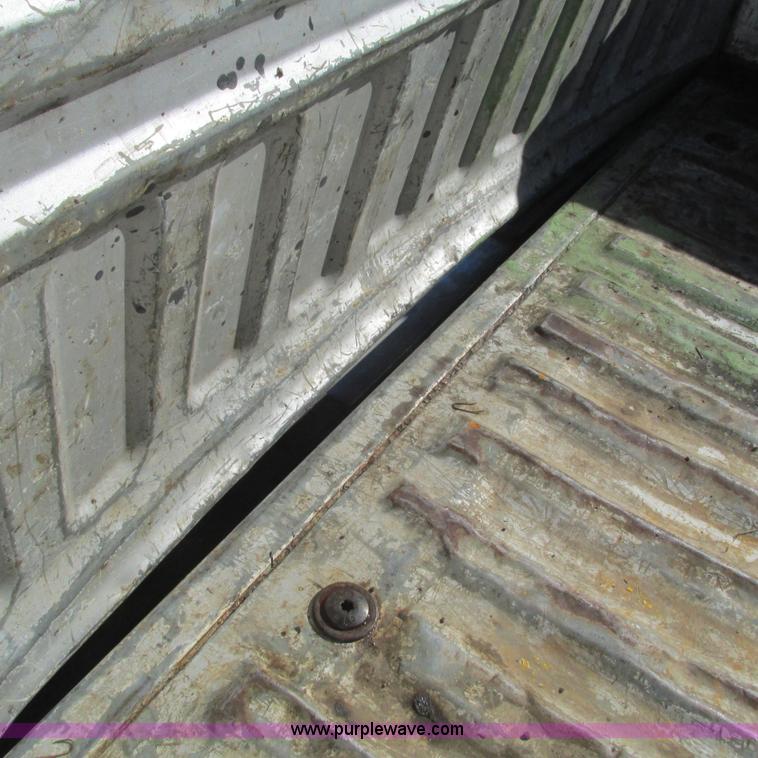 image for item L5314 2000 Ford F250 Super Duty XLT SuperCab pickup truck