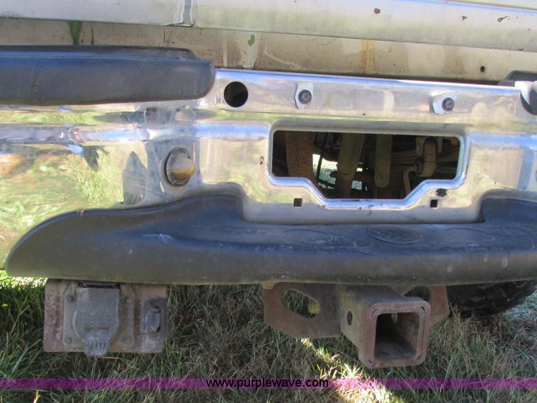 image for item L5314 2000 Ford F250 Super Duty XLT SuperCab pickup truck