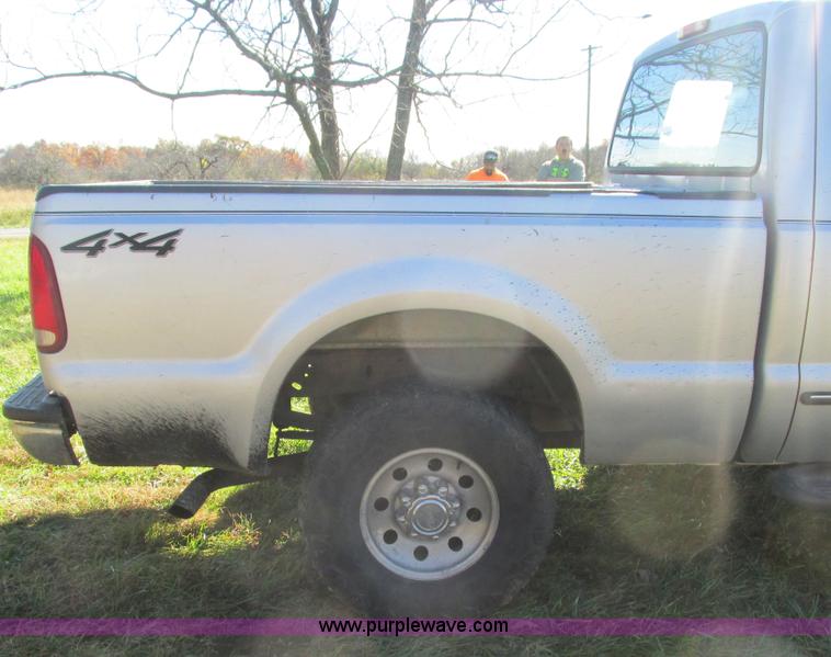 image for item L5314 2000 Ford F250 Super Duty XLT SuperCab pickup truck