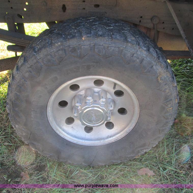 image for item L5314 2000 Ford F250 Super Duty XLT SuperCab pickup truck